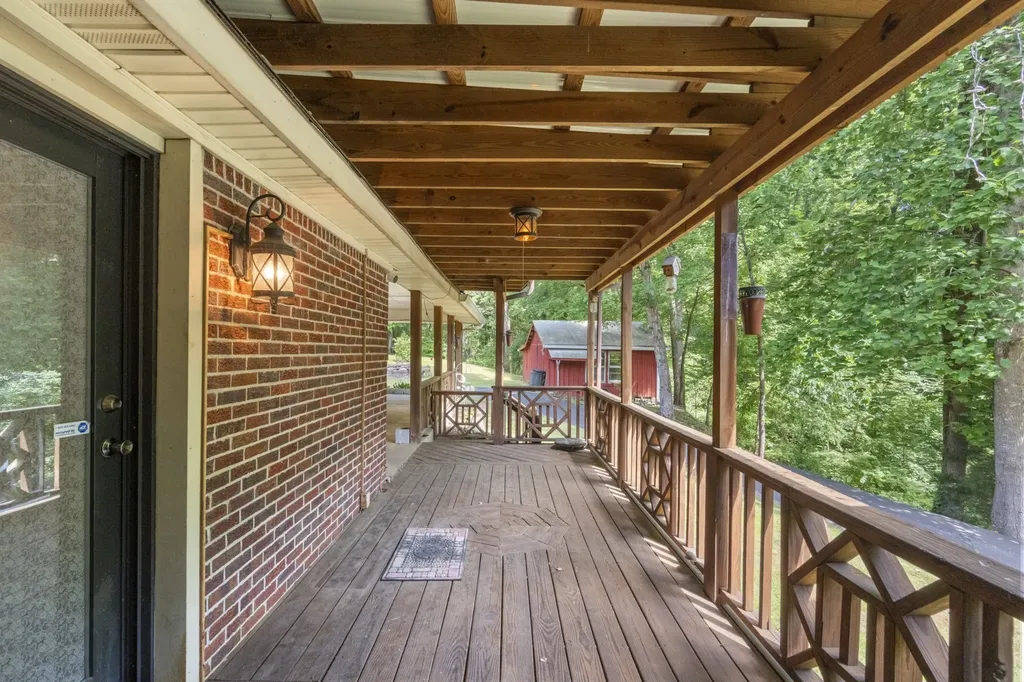 498 Highway 100 Centerville TN 37033