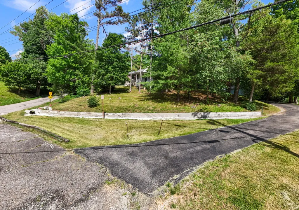 498 Highway 100 Centerville TN 37033