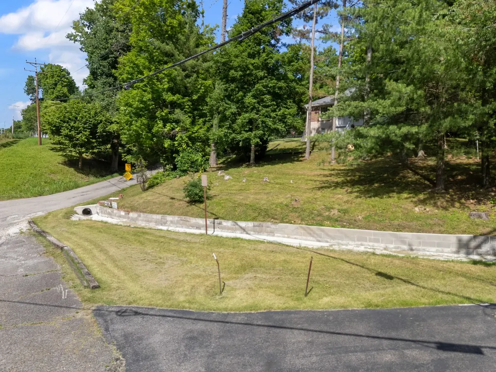 498 Highway 100 Centerville TN 37033