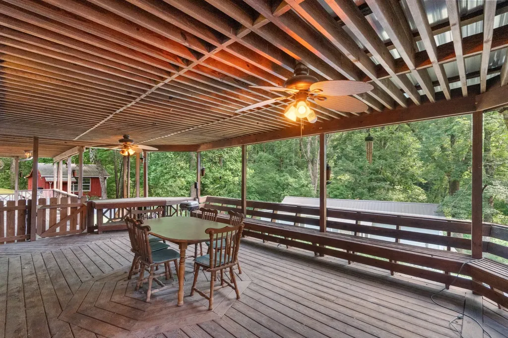 498 Highway 100 Centerville TN 37033