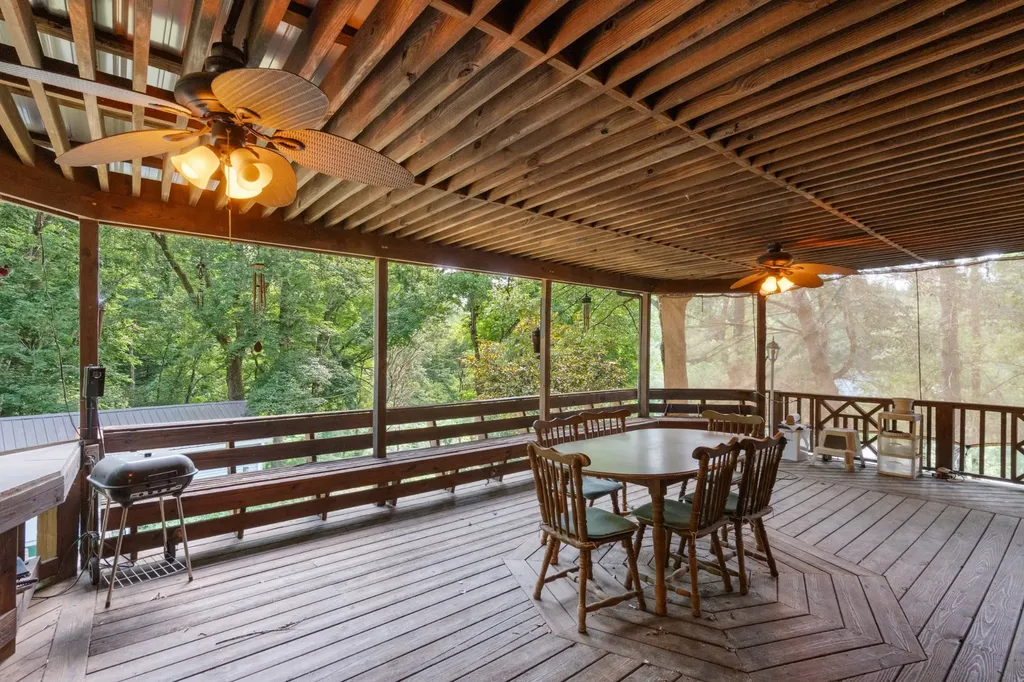 498 Highway 100 Centerville TN 37033
