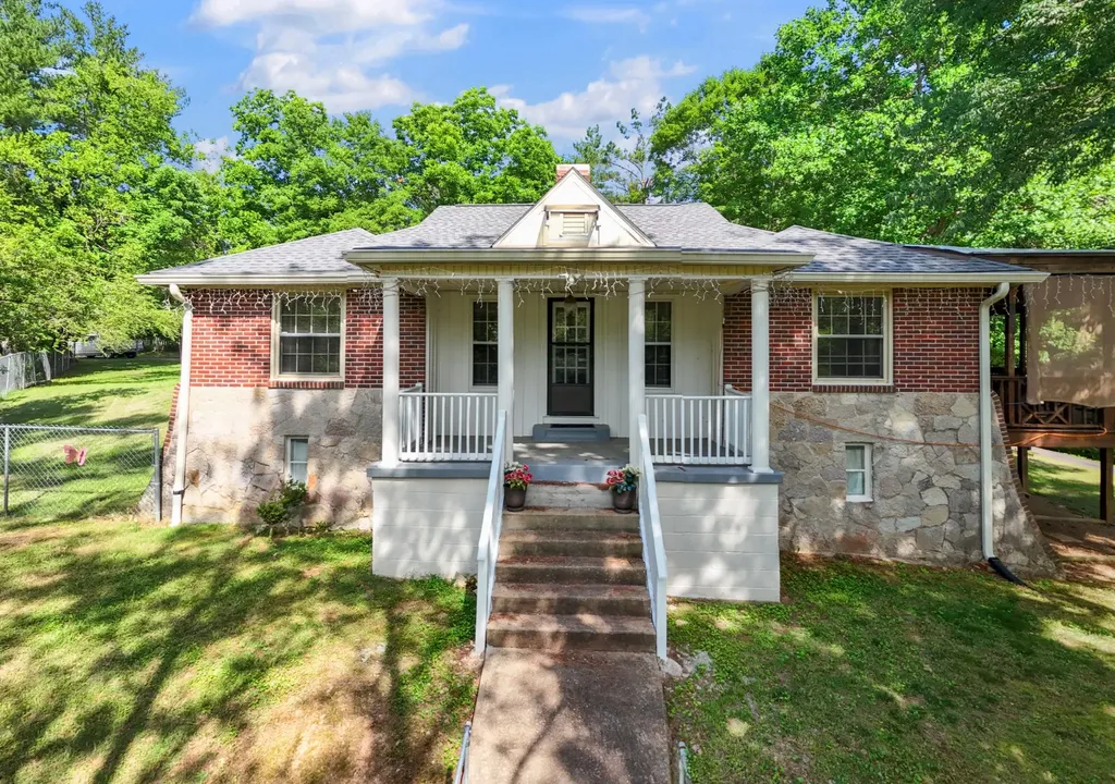 498 Highway 100 Centerville TN 37033