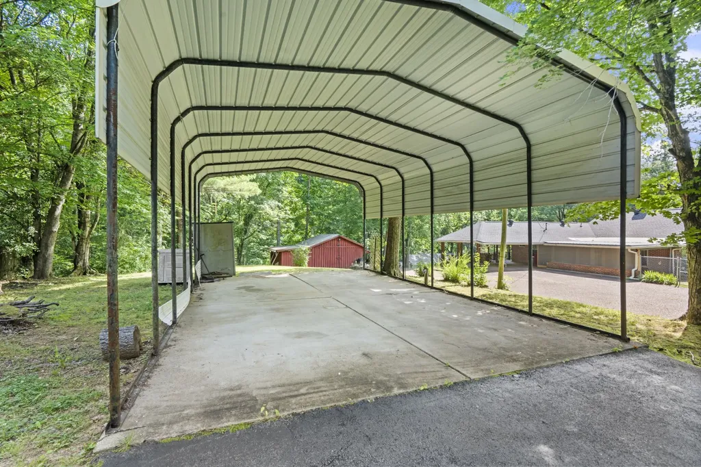 498 Highway 100 Centerville TN 37033