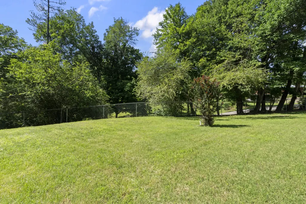 498 Highway 100 Centerville TN 37033