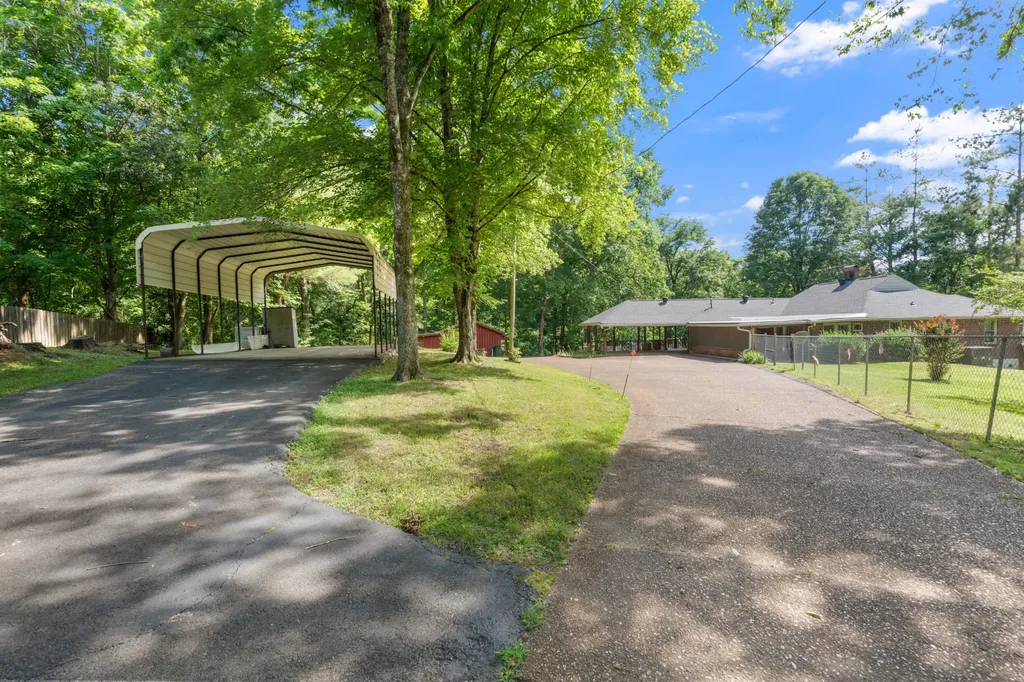 498 Highway 100 Centerville TN 37033