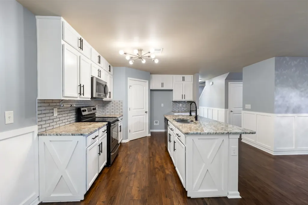 1240 Oxford Village Cove Columbia TN 38401