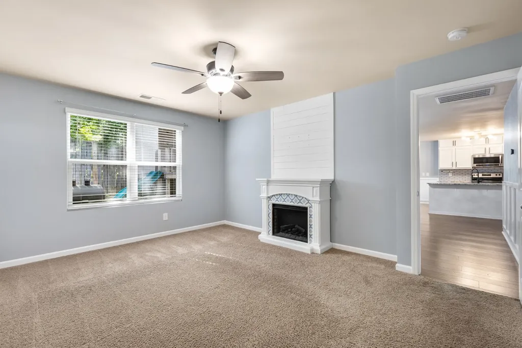 1240 Oxford Village Cove Columbia TN 38401