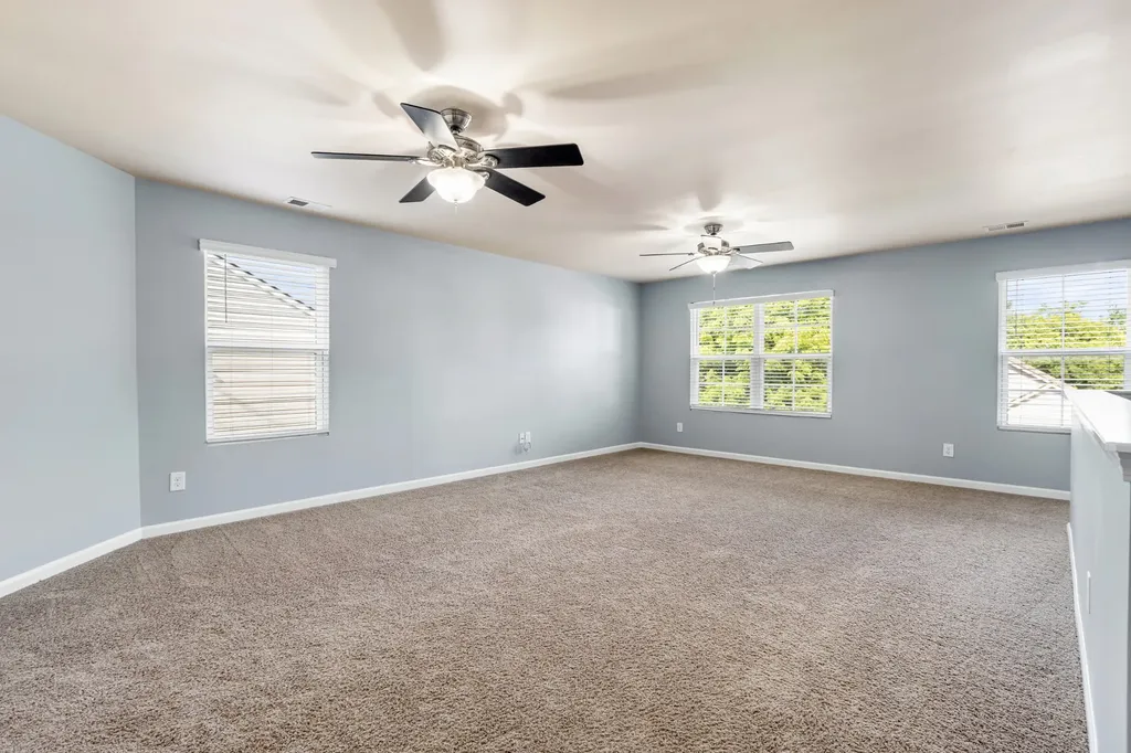 1240 Oxford Village Cove Columbia TN 38401