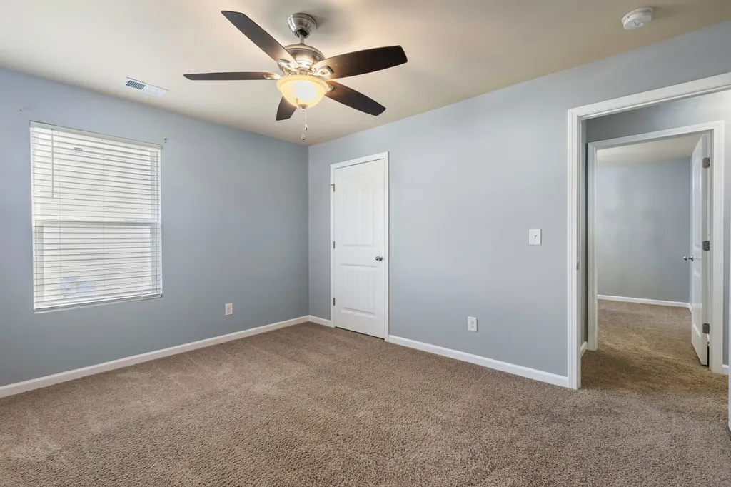 1240 Oxford Village Cove Columbia TN 38401