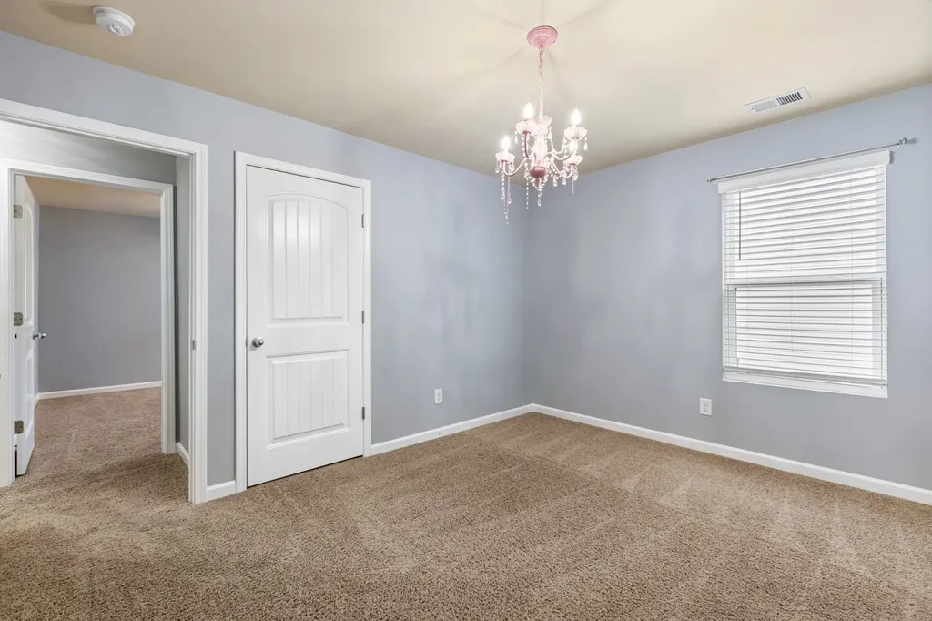 1240 Oxford Village Cove Columbia TN 38401