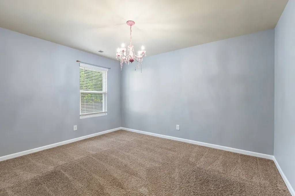 1240 Oxford Village Cove Columbia TN 38401