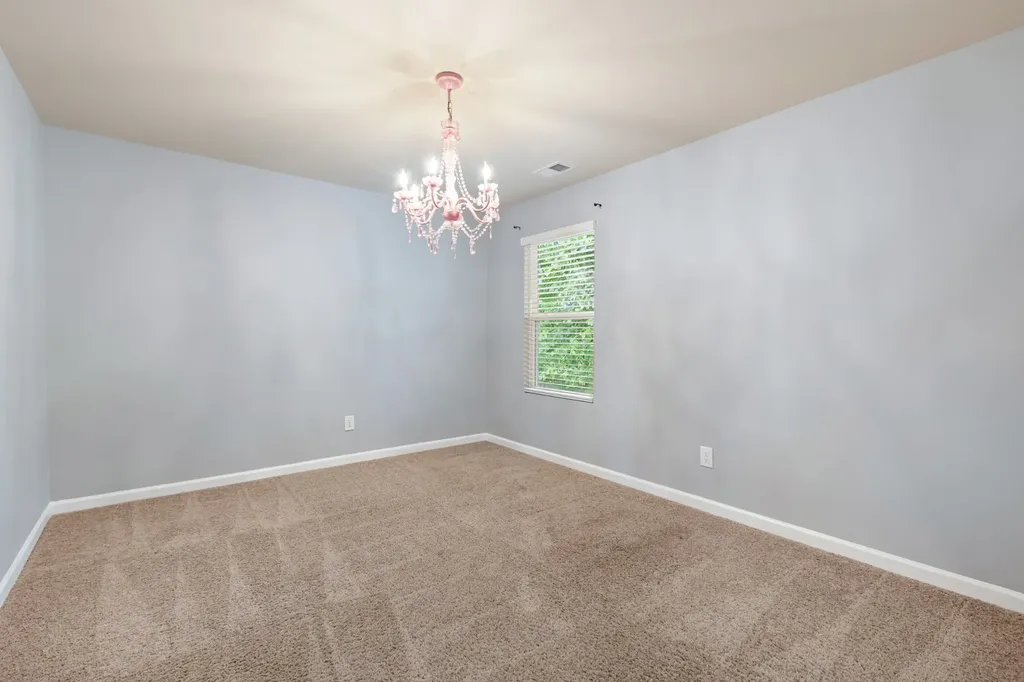 1240 Oxford Village Cove Columbia TN 38401