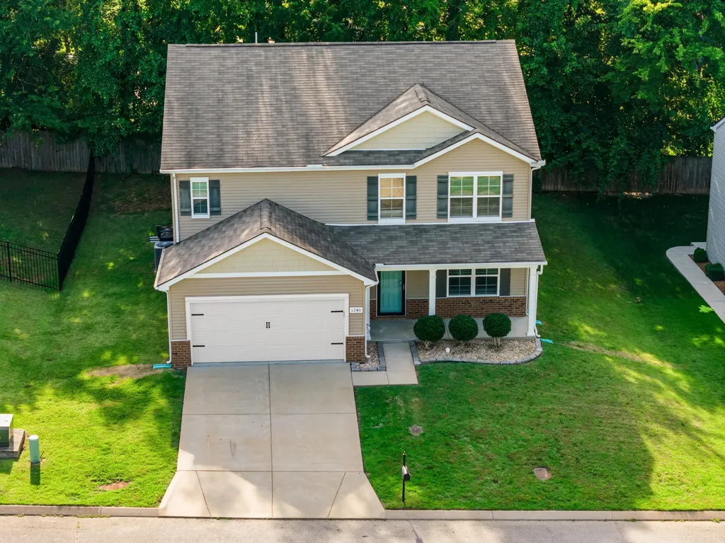 1240 Oxford Village Cove Columbia TN 38401