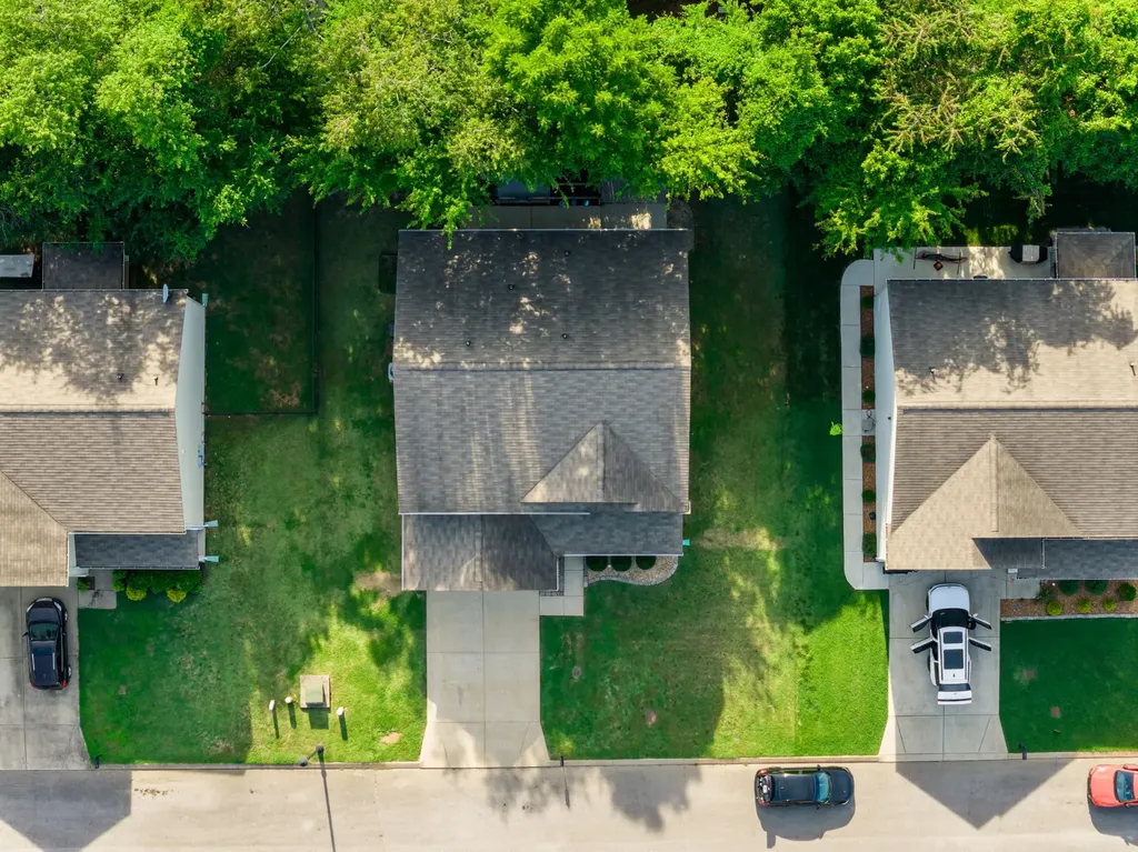 1240 Oxford Village Cove Columbia TN 38401