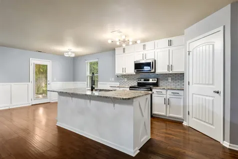 1240 Oxford Village Cove Columbia TN 38401