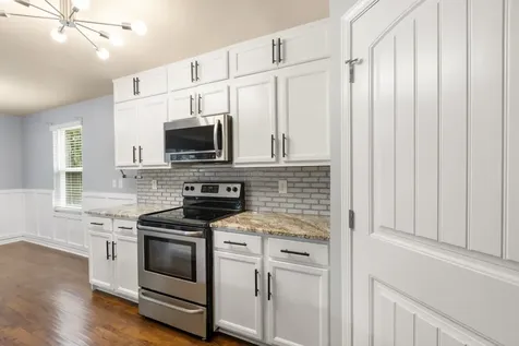 1240 Oxford Village Cove Columbia TN 38401