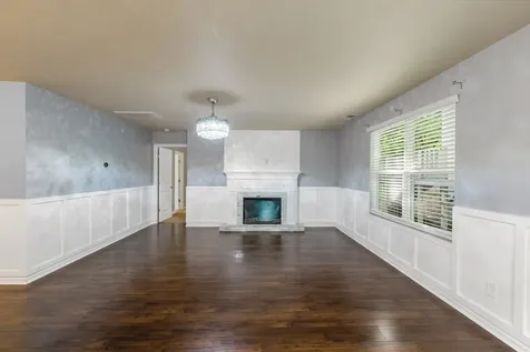 1240 Oxford Village Cove Columbia TN 38401