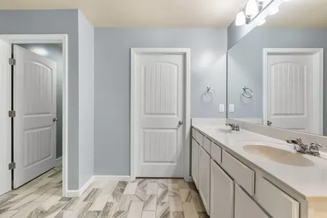1240 Oxford Village Cove Columbia TN 38401