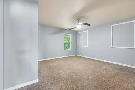 1240 Oxford Village Cove Columbia TN 38401
