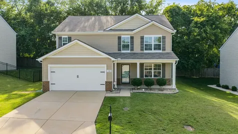 1240 Oxford Village Cove Columbia TN 38401