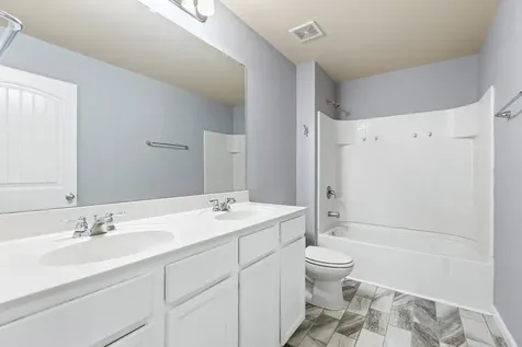 1240 Oxford Village Cove Columbia TN 38401