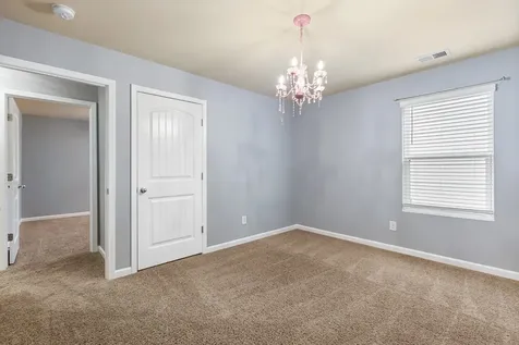 1240 Oxford Village Cove Columbia TN 38401