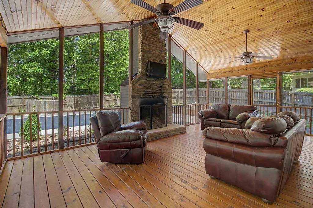 9917 Shore Drive Soddy Daisy TN 37379