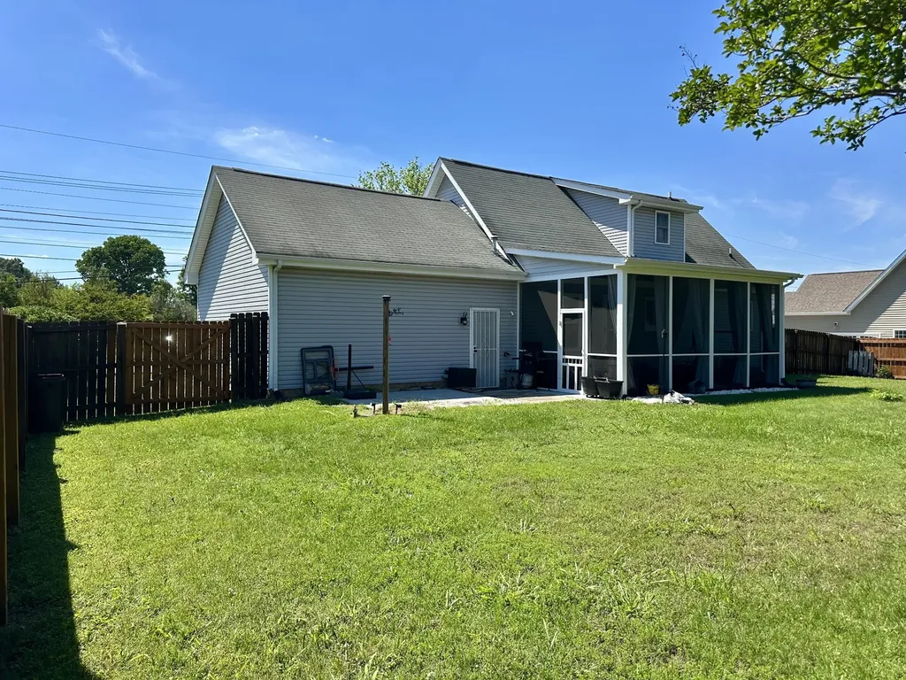 163 Old Farmers Road Clarksville TN 37043