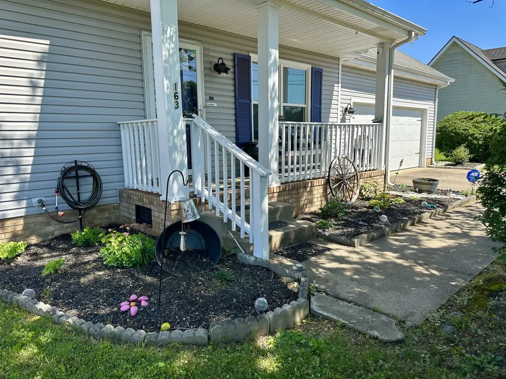 163 Old Farmers Road Clarksville TN 37043