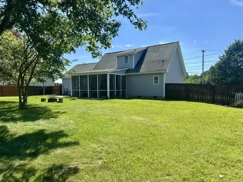 163 Old Farmers Road Clarksville TN 37043