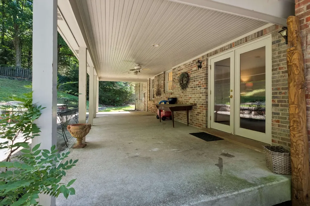 5732 Knob Road Nashville TN 37209