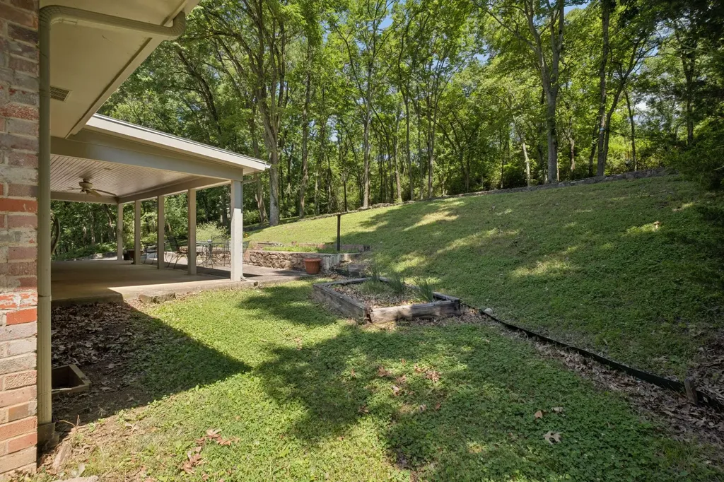 5732 Knob Road Nashville TN 37209