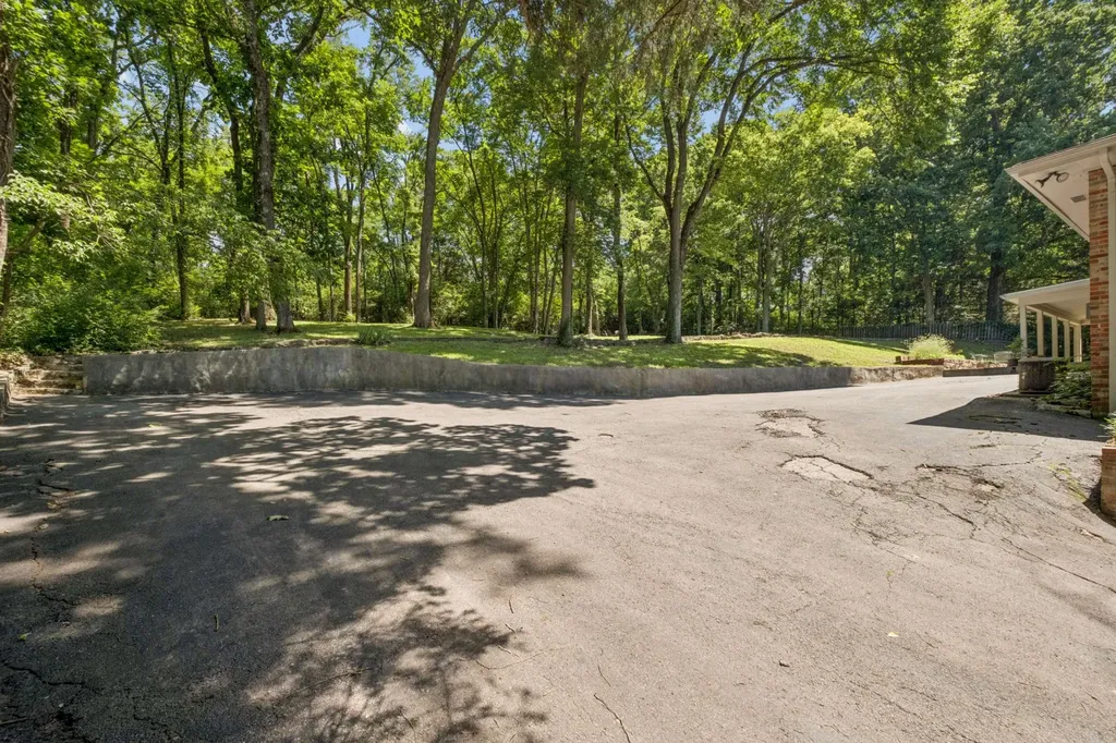 5732 Knob Road Nashville TN 37209
