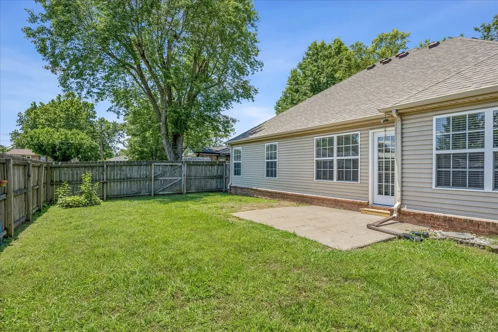 1317 Knoll Lane Lebanon TN 37087