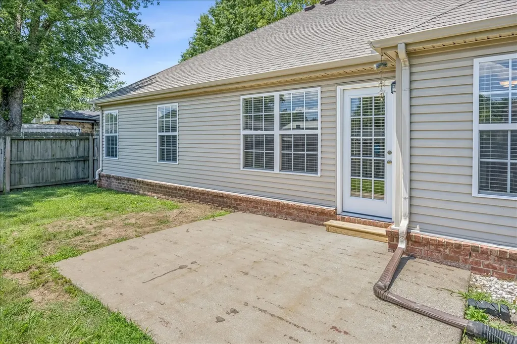 1317 Knoll Lane Lebanon TN 37087