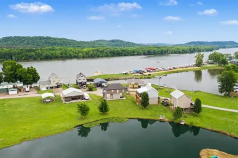 175 Ellen Lane Decaturville TN 38329