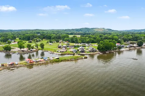 175 Ellen Lane Decaturville TN 38329