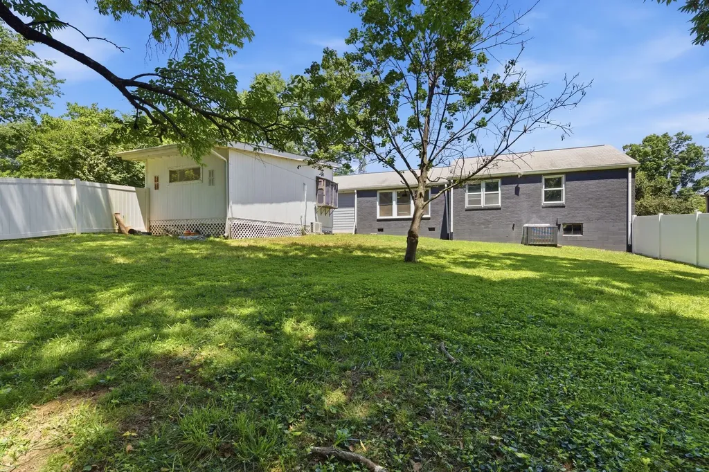 2525 Woodberry Drive Nashville TN 37214