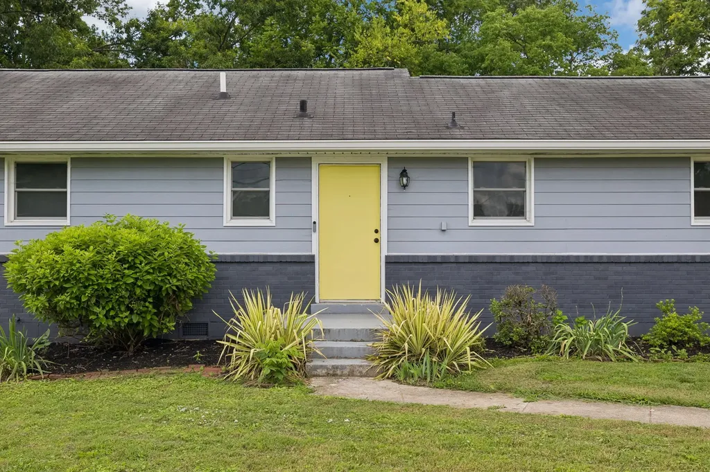 2525 Woodberry Drive Nashville TN 37214