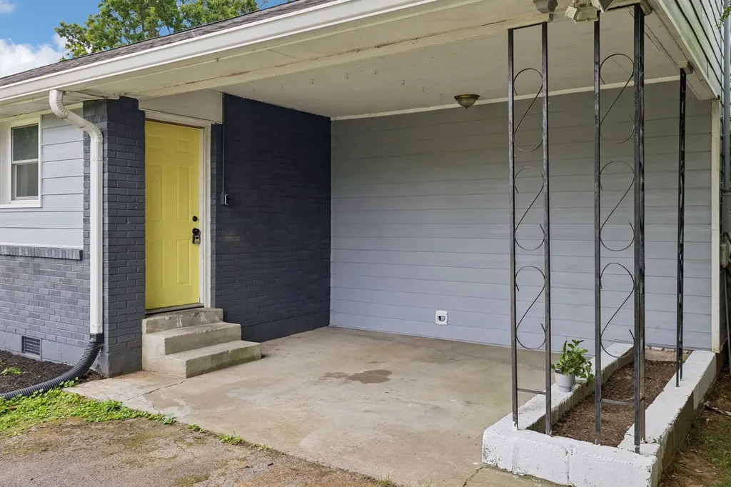 2525 Woodberry Drive Nashville TN 37214