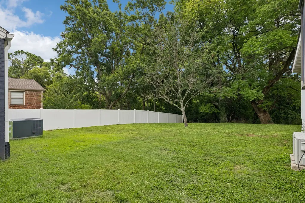 2525 Woodberry Drive Nashville TN 37214
