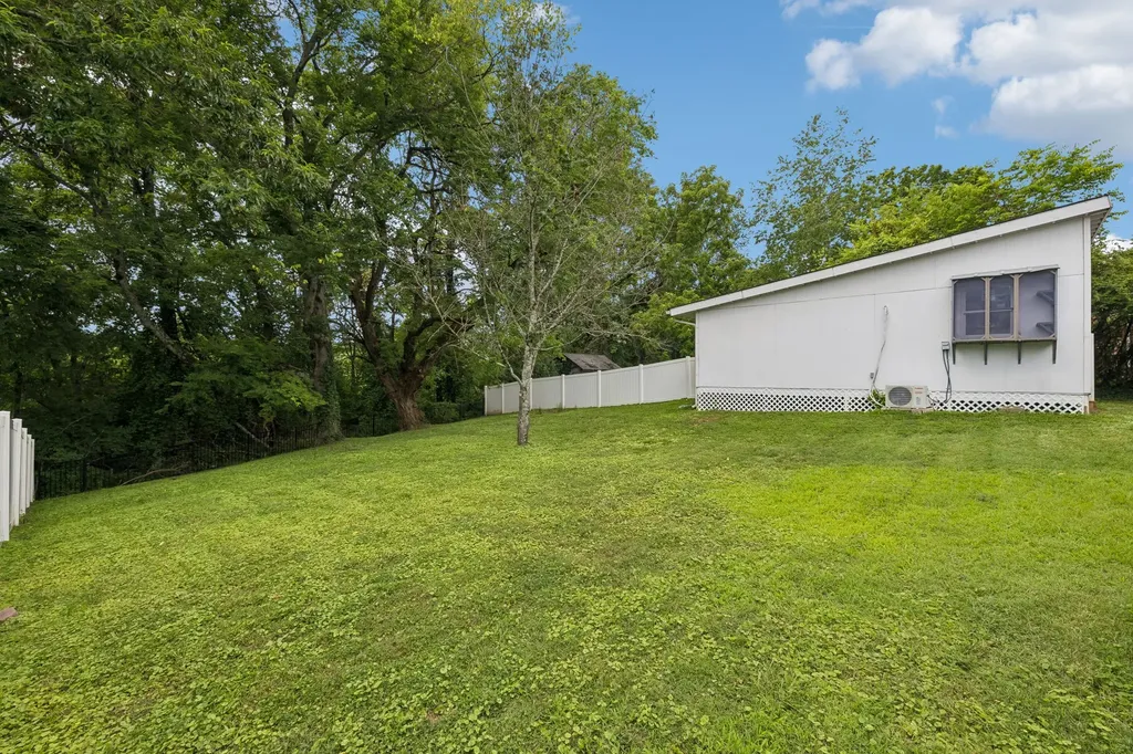2525 Woodberry Drive Nashville TN 37214