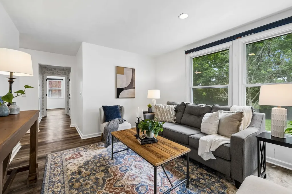 2525 Woodberry Drive Nashville TN 37214