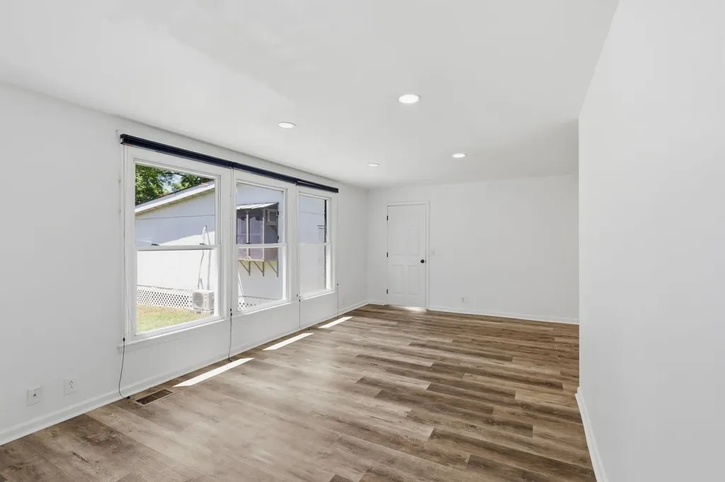 2525 Woodberry Drive Nashville TN 37214