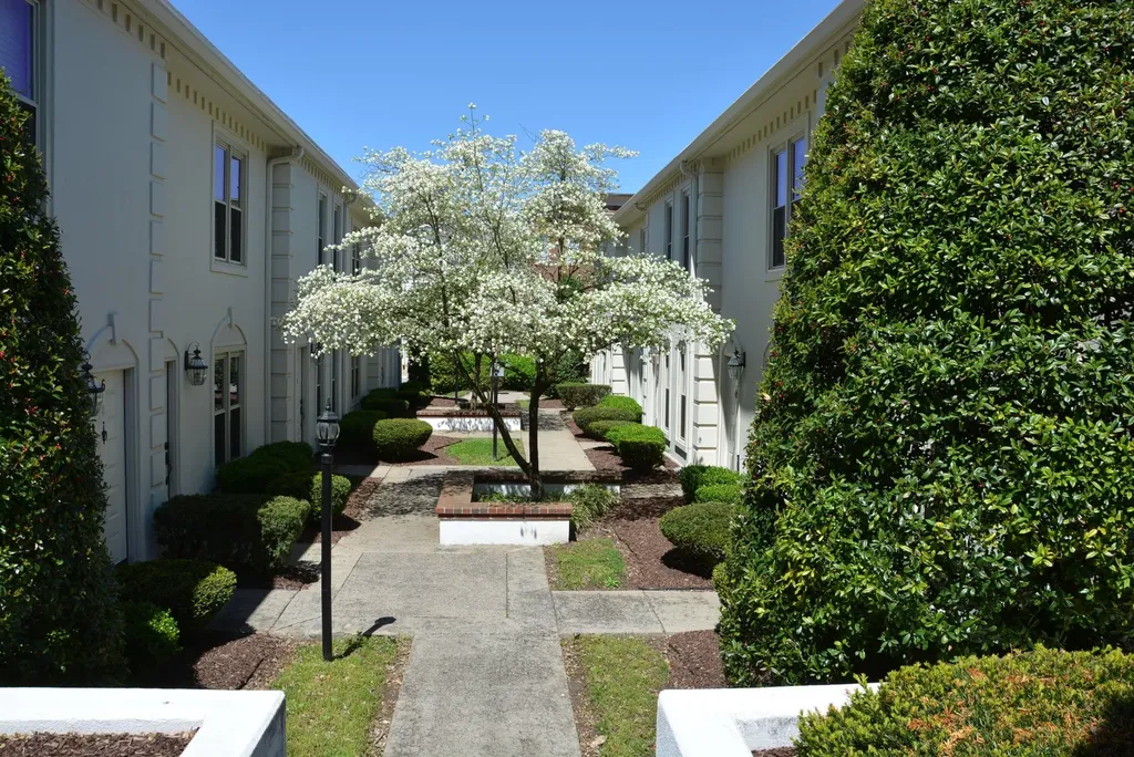 2115 Acklen Avenue Nashville TN 37212