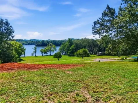 2863 New Lake Road Spring City TN 37381