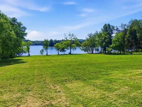 2863 New Lake Road Spring City TN 37381