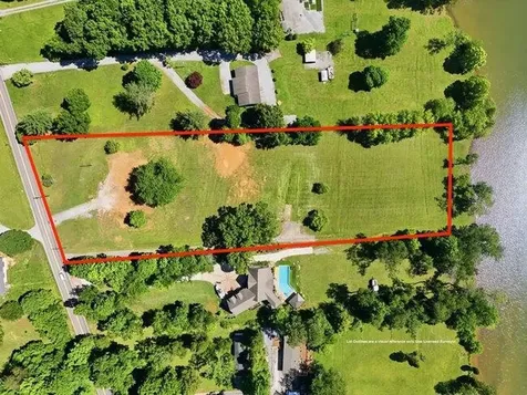2863 New Lake Road Spring City TN 37381