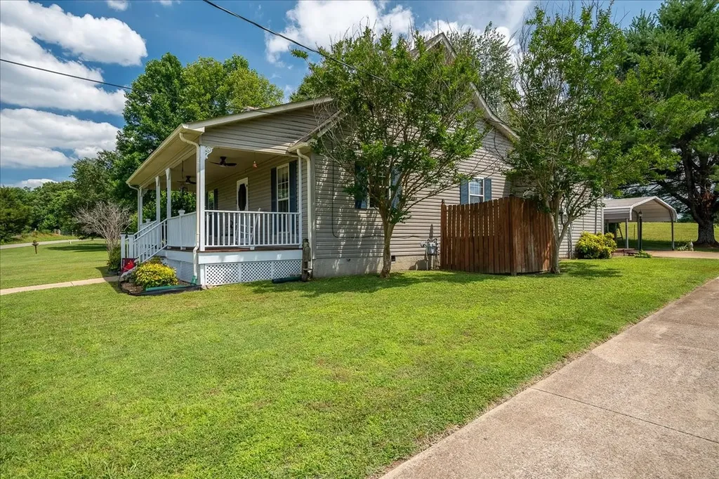 612 Clax Branch Road Loretto TN 38469
