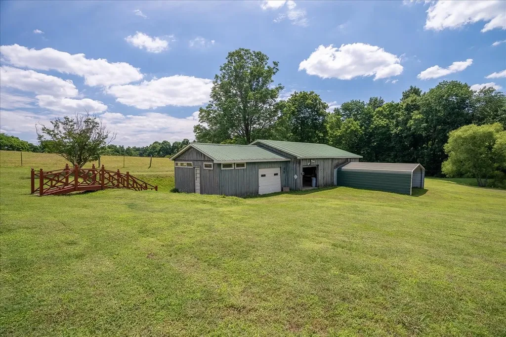 612 Clax Branch Road Loretto TN 38469